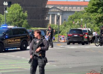 Washington DC: Security Scare Near White House Ends with Suspect Hospitalized After Confrontation