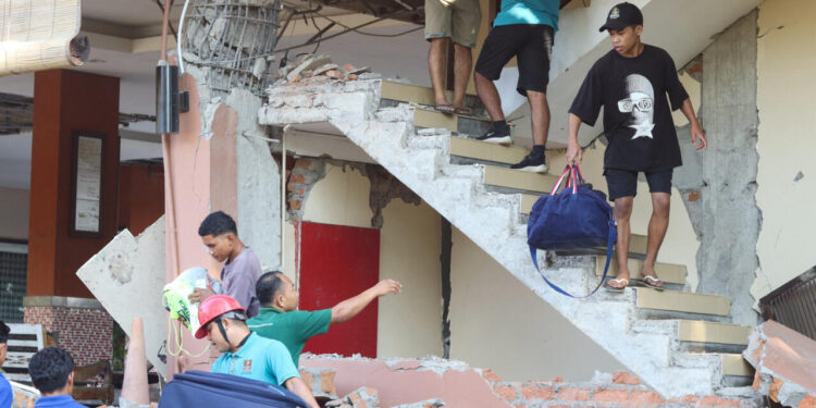 Shocking, At least 20 killed after powerful earthquake strikes Indonesia’s Flores region