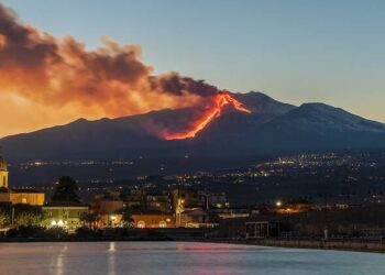 Flight Suspended, Mount Etna ash disrupts flights as Catania airport closure strands travellers